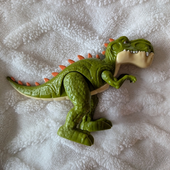 Gigantasourus Figure Toys. Kids Dinosaur Toys - Picture 6 of 8